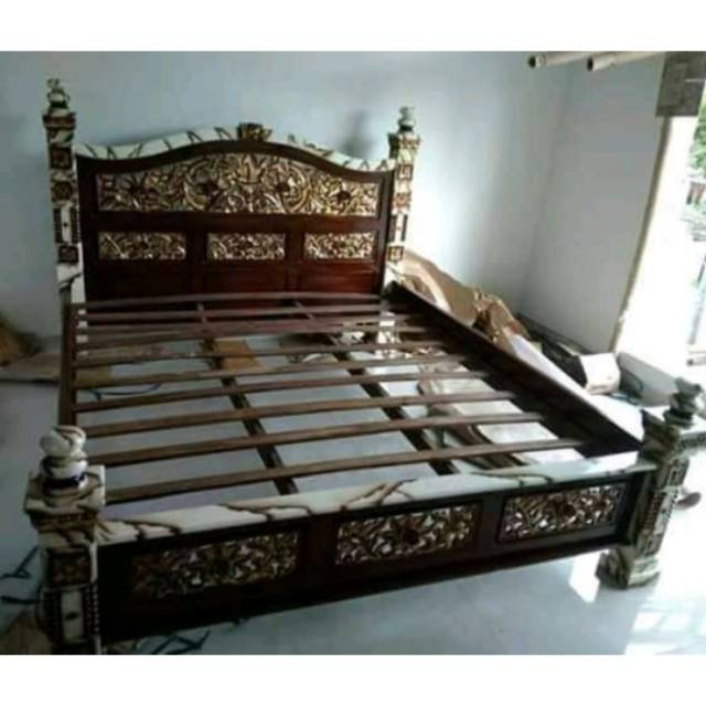 MISHA - Dipan Kayu Jati Ukiran Jepara - Ranjang Kayu Jati Ukiran Jepara - INDOJAVAMEUBLE