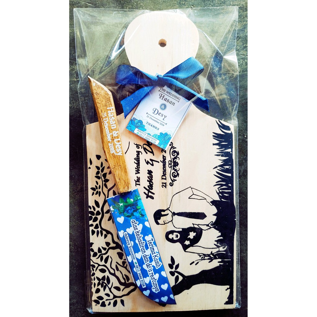 SOUVENIR PERNIKAHAN TALENAN KAYU SET PISAU FREE CETAK NAMA DAN