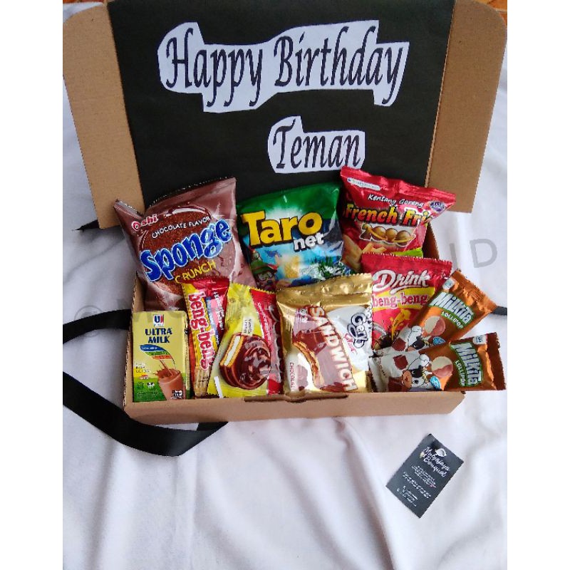 

SNACK BOX / HAMPERS MURAH / GIFT BOX MURAH / KADO WISUDA / KADO ULTAH