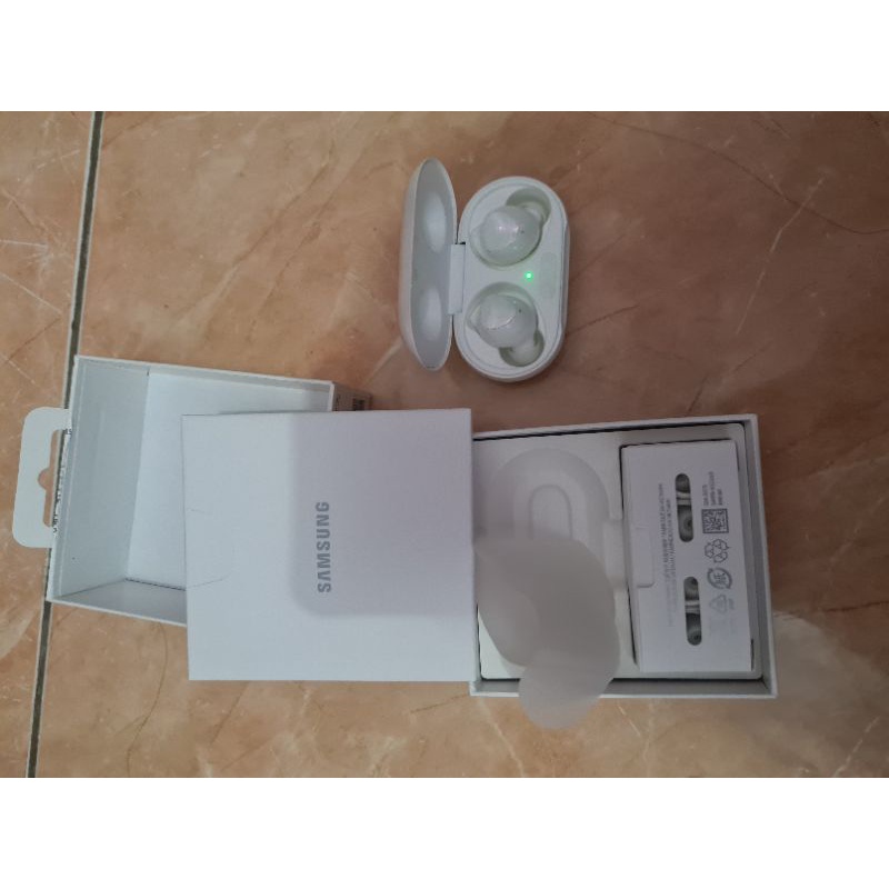 Samsung Galaxy Buds Plus + Second