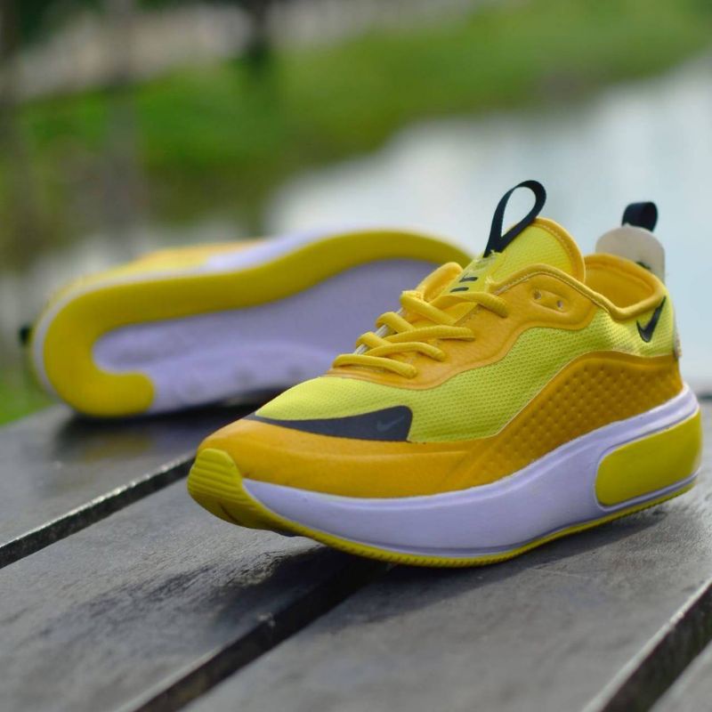 Sepatu Nike Air Max Dia SE Sepatu Wanita Nike Air Max Sepatu Running Nike