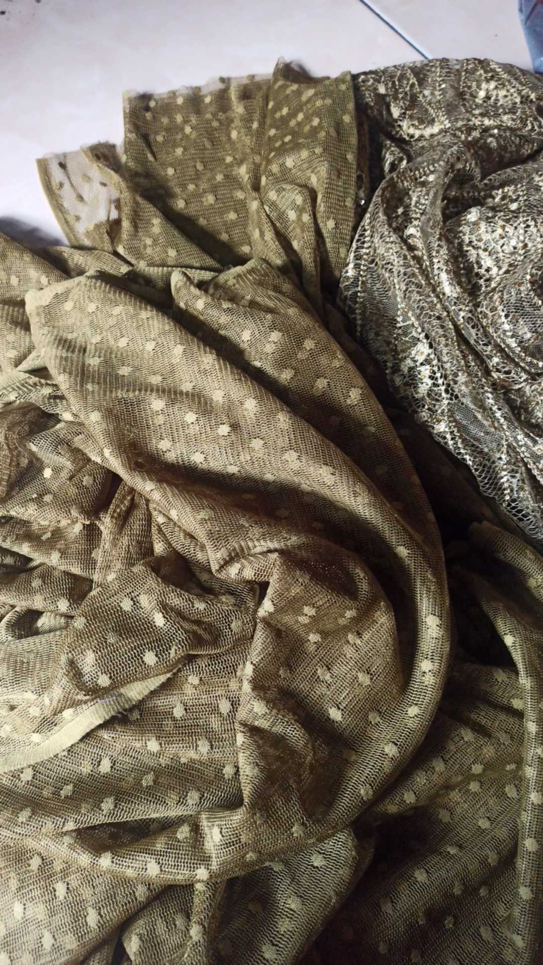 Kain Tile Dot / Tile Bintik / Tile Polkadot & Snow