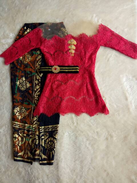 Set kebaya sabrina