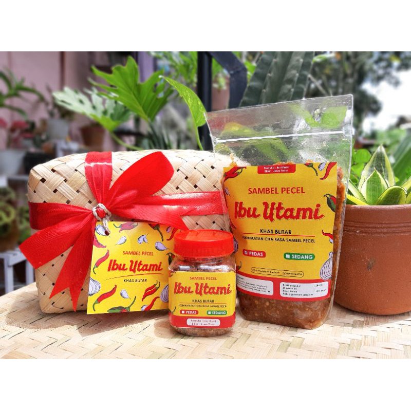 

Hampers Besek B Sambel Pecel Ibu Utami Blitar