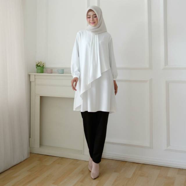 TOP WHITE NAURA FIT TO L Baju Atasan Wanita Muslim Terbaru Sesuai Gambar Realpict