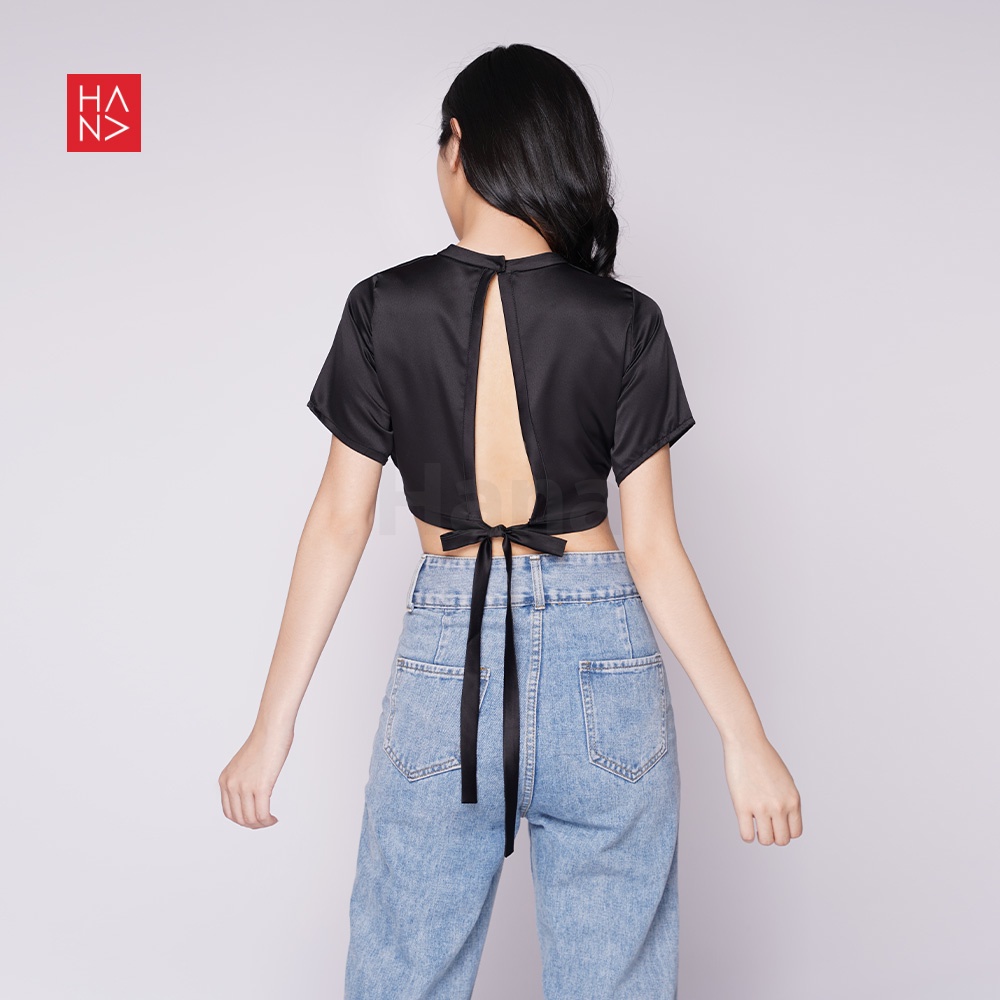 Hana Fashion - Ester Backless Satin Crop Top Wanita - CT156