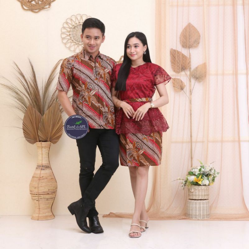 SARIMBIT KEBAYA PENDEK BROKAT TILE MUTIARA HOT SKIRT ROK PENDEK MODERN MURAH COUPLE JUMBO LD 120cm