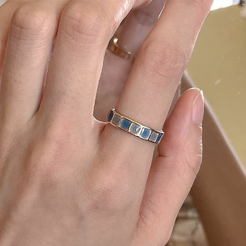 COD❤️Cincin Wanita Pria Korea Desain Niche Gaya Dingin Wanita High-end Cahaya Mewah Pembukaan Cincin Zamrud yang Dapat Disesuaikan-A.one