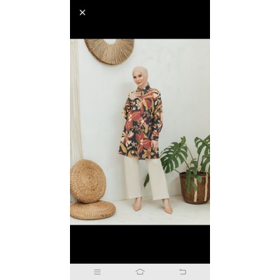 sale Wearing Klamby Linnea Tunik in deep ocean