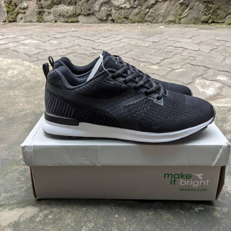 Diadora Valerio Black Original BNIB