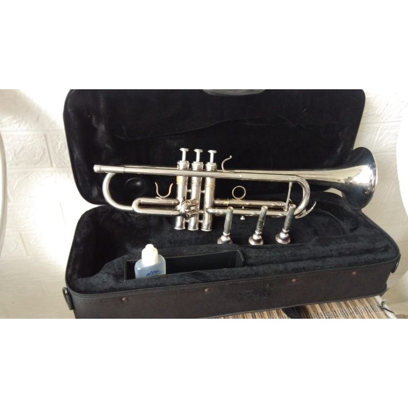 alat musik tiup trompet