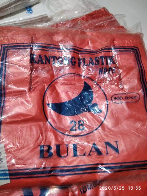 Kantong plastik kresek merah merk Bulan