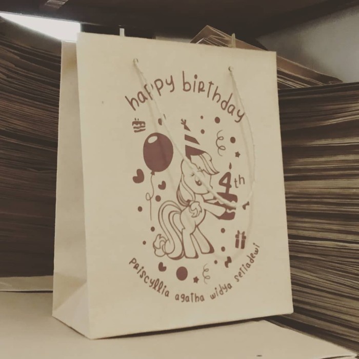 

NEW paper goodie bag ulang tahun ultah tas kado souvenir ultah medium