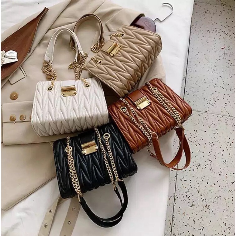 Tas Selempang Wanita Tas Bahu Tas Wanita Korean style Tas PestaTas Selempang Korea Tas Selempang Wanita Import Tas Bahu Wanita Import Tas Slempang Wanita Terbaru Tas Import Tas Selempang Wanita  Batam Terbaru Import  Tas Bahu Tas Selempang Wanita