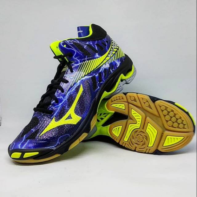 mizuno lightning z4 mid