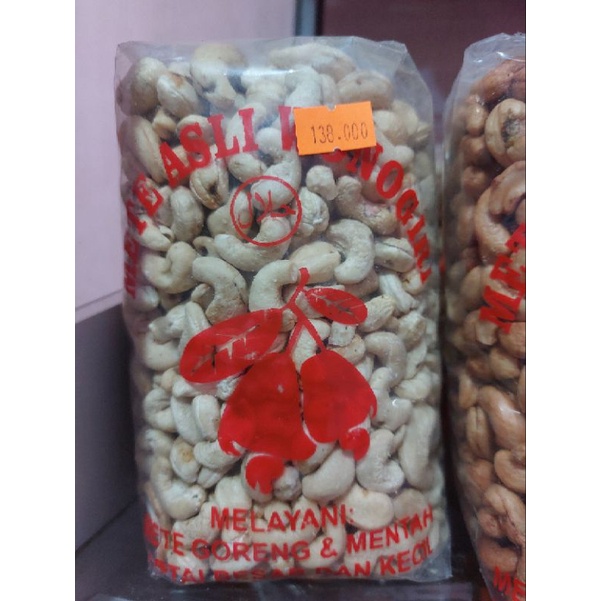 

Kacang Mete Mentah