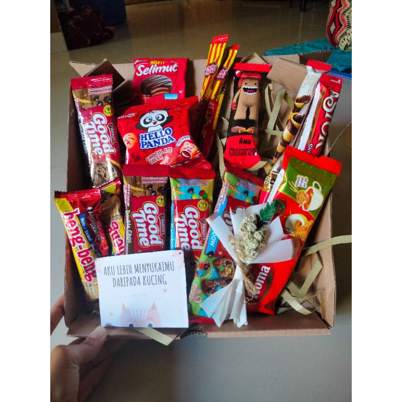 

HAMPERS SNACK / HADIAH ULANG TAHUN / HADIAH WISUDA / GIFT BOX