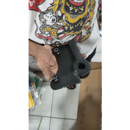 breket kaliper cakram depan Vespa PX excel