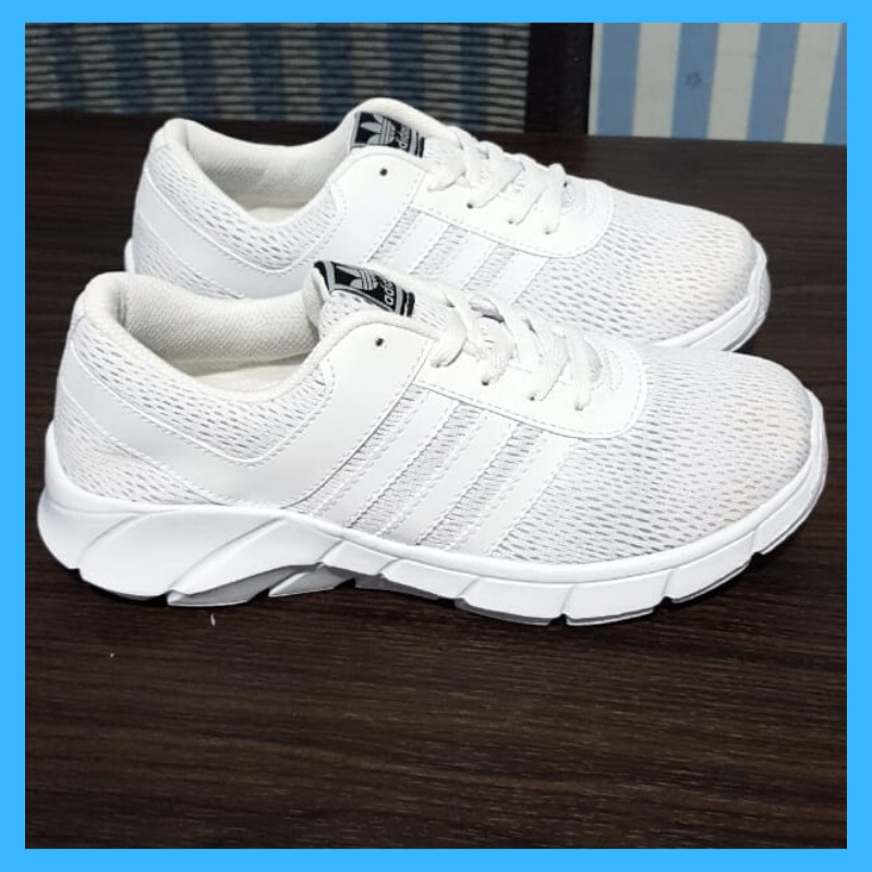 SEPATU OLAH RAGA SEPATU PUTIH SEPATU PRIA DAN WANITA MODEL BARU_MAJU LANCAR_ARW-01