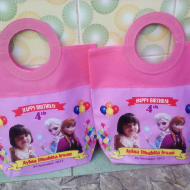 

Goodie bag ultah/souvenir ultah pegangan bulat karakter frozen custom