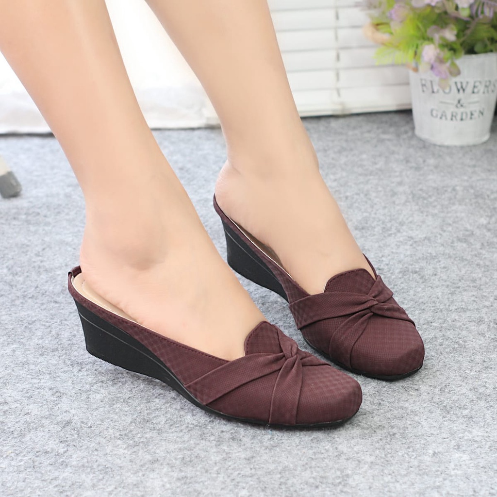 SENDAL WANITA WEDGES SANDAL CASUAL BKK23