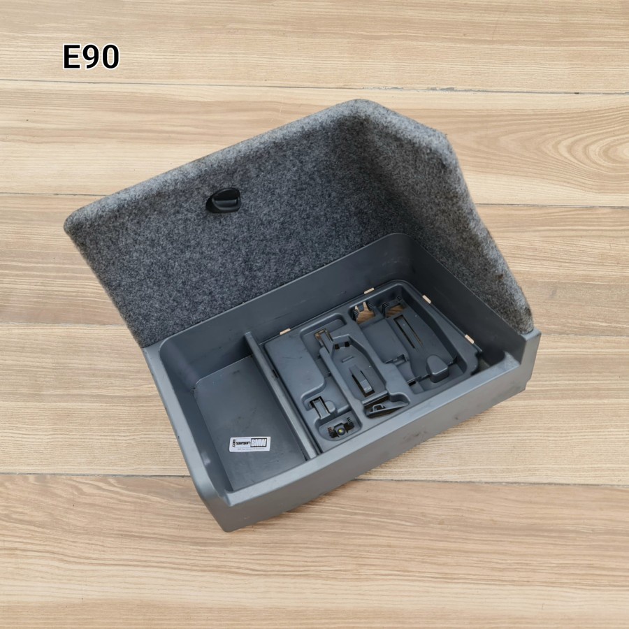 Cover Tutup Accu Aki Bagasi BMW E90 77070520