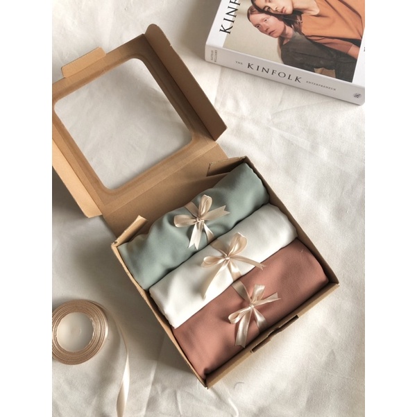 HAMPERS HIJAB/HAMPERS LEBARAN/HAMPERS WISUDA/HAMPERS HIJAB WISUDA/HAMPERS HIJAB LEBARAN/HAMPERS IDUL