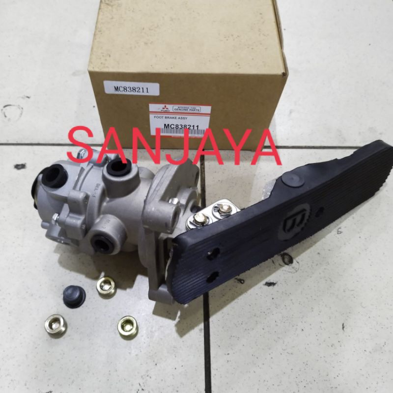 PEDAL REM ATAU BRAKE VALVE ASSY MITSUBISHI FUSO PS190 FM516 FM517 PS220 GANJO