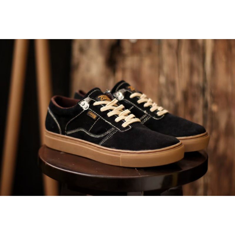 Sepatu Lokal Shoes Local Pride Kulit Cevany Gordon Low Cut Black Gum