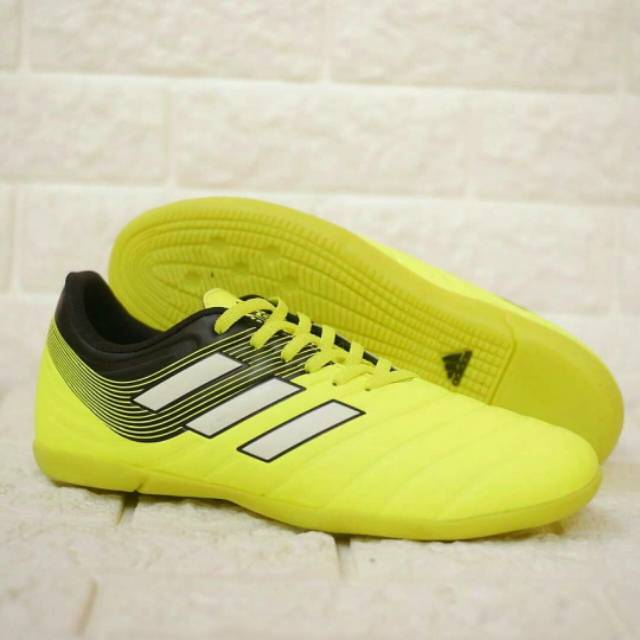 SEPATU FUTSAL ADIDAS COPA MUNDIAL