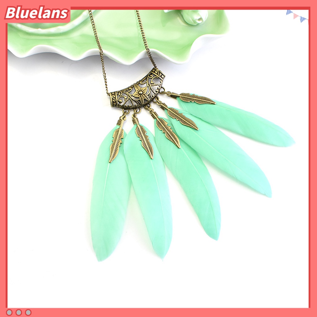 Kalung Rantai Desain Daun Bulu Bahan Alloy Gaya Bohemian Vintage Untuk Wanita