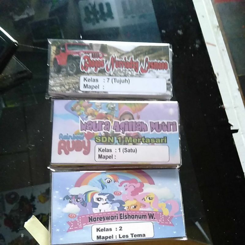 

Stiker Label Nama Bebas Custom