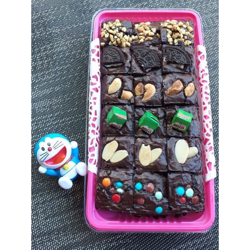 

Fudgy Brownies Premium Toping (20x10)