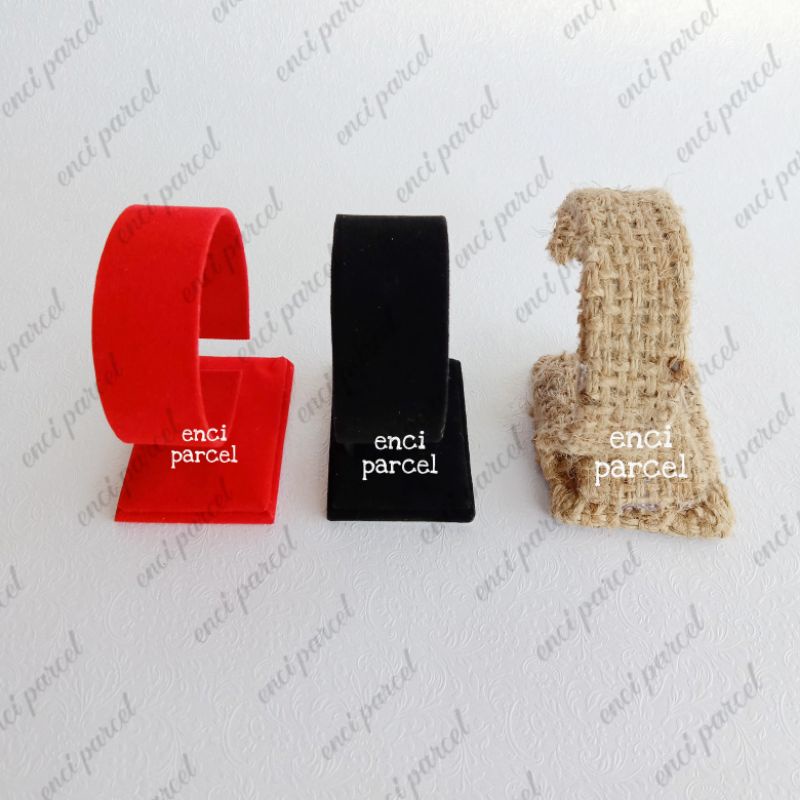 Tempat gelang / maneukin gelang / display gelang