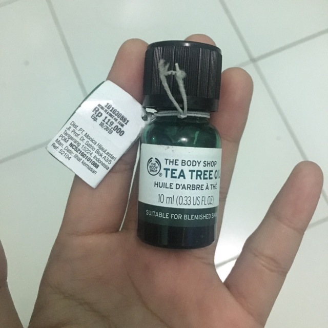 The Body Shop Tea Tree Oil + The Body Shop Drops of Youth Essence