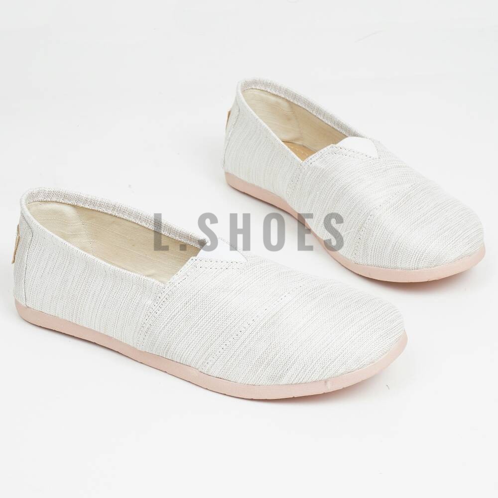 TERLARIS iSEPATUi LOAFER iWANITAi NS 55 PUTIH REPLIKA TERLARIS iSEPATUi LOAFER iWANITAi NS 55 PUTIH REPLIKA