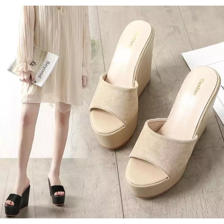 Sandal Wanita Zora Wedges Wanita AW25