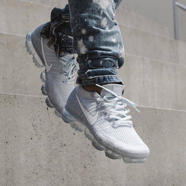Nike Air Vapormax “ Triple White “ Premium Original ( sepatu nike / sepatu couple )