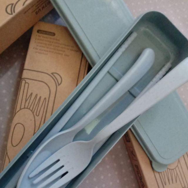 [ Gooddang ] Set Sendok Garpu Sumpit + Box Bahan Jerami Plastik - Paket Sendok Travel Wheat Straw