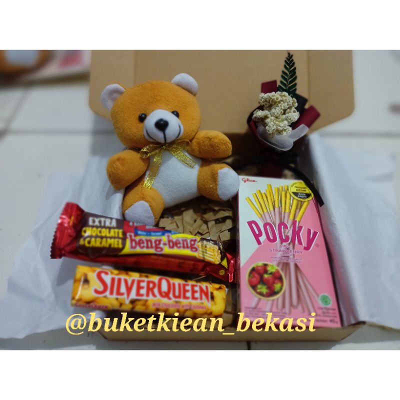 Gift box hampers ulang tahun / gift box kado wisuda / hampers wisuda / kado ulang tahun / kado wisud