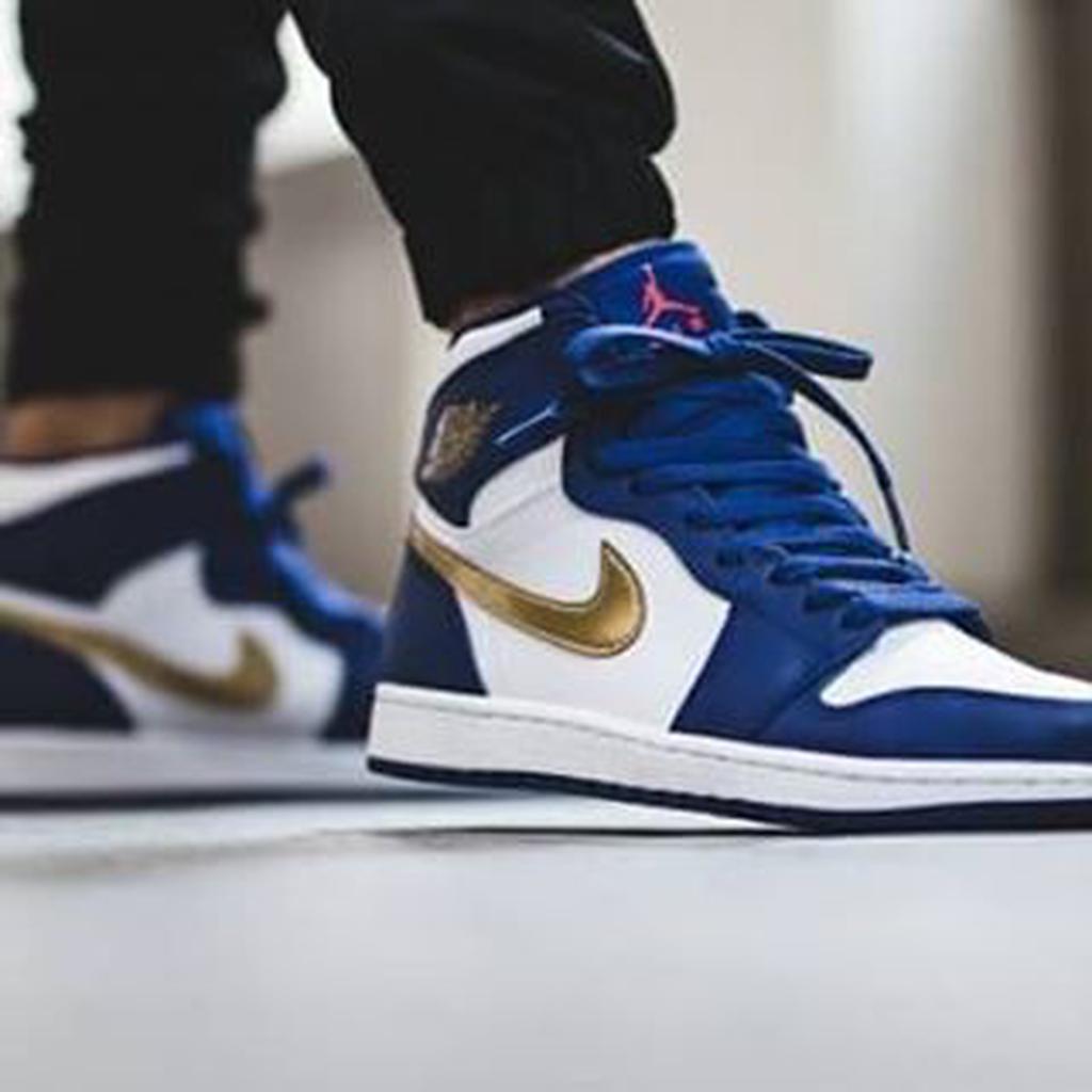 jordan retro 1 gold medal