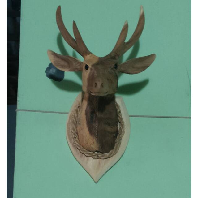 Patung kepala rusa