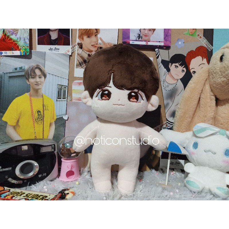 WAYV / NCT Hendery 20cm Doll