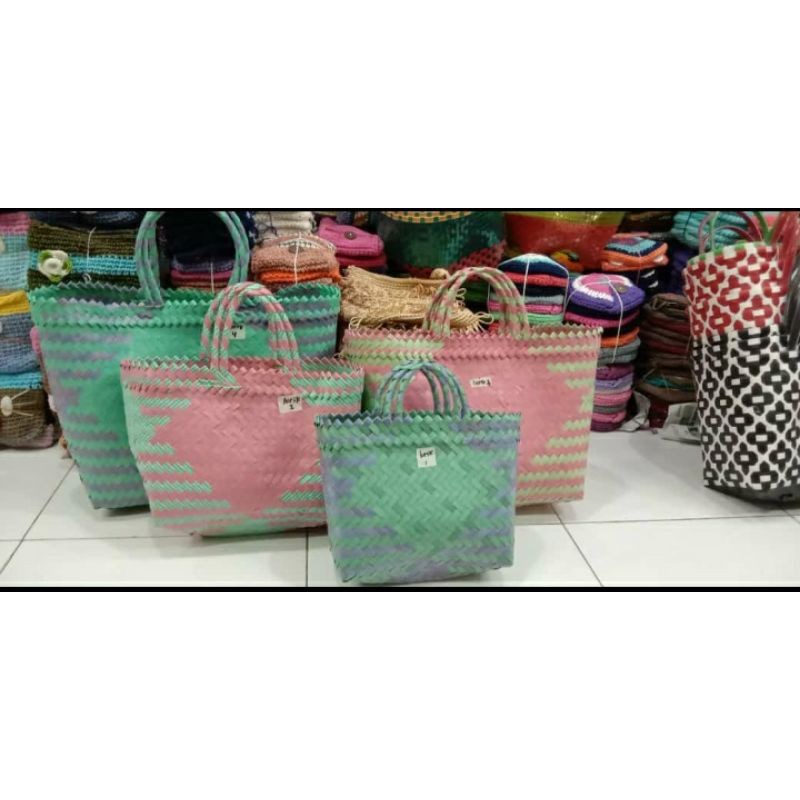 tas pasar Anyaman