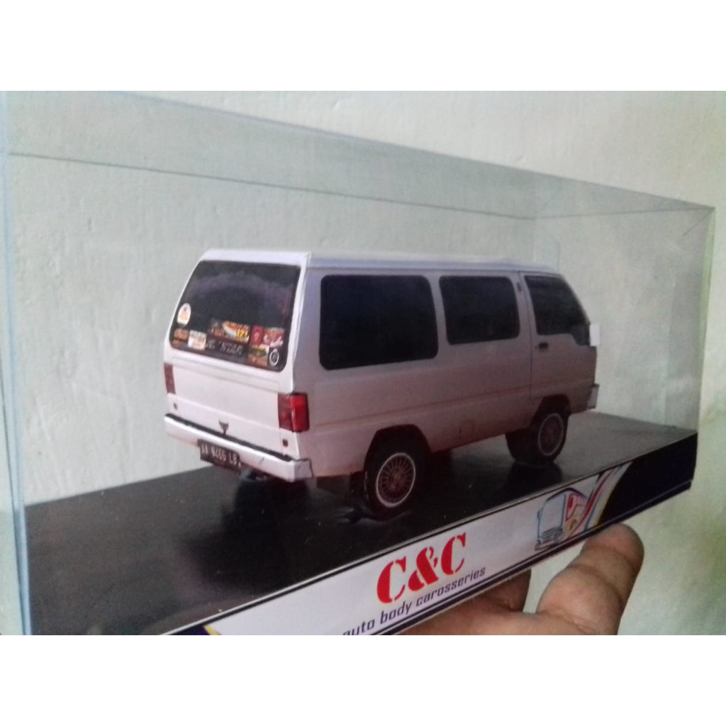MINIATUR MOBIL MITSUBISHI JETSTAR PUTIH