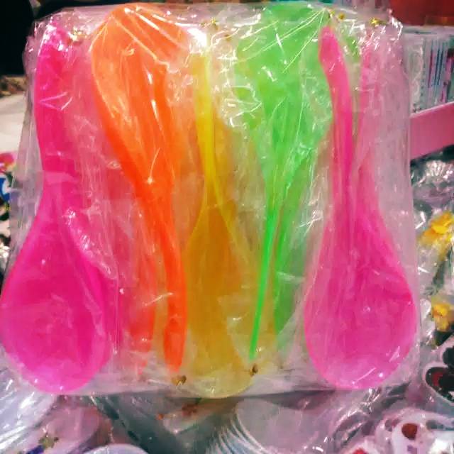 

CENTONG NASI WARNA WARNI