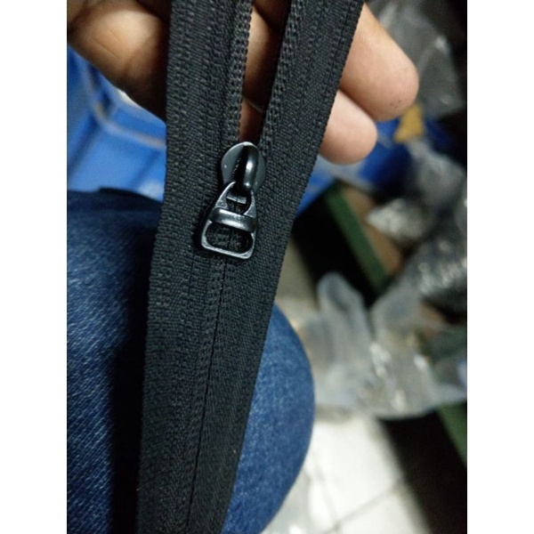 

PAKET RESLETING NO.5 HITAM (LANYARD 25 YARD + KEPALA RESLETING 50 PCS).