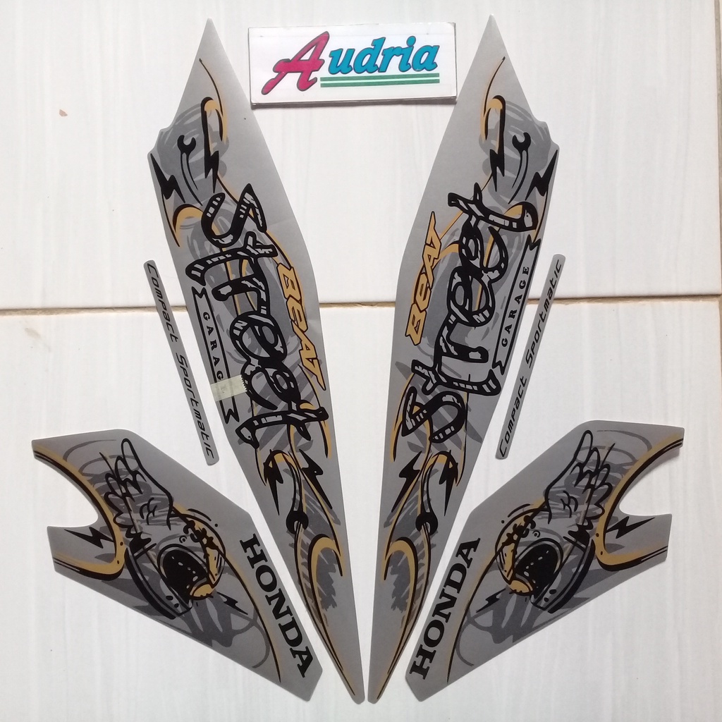 Striping sticker motor honda Beat Street 2021 silver