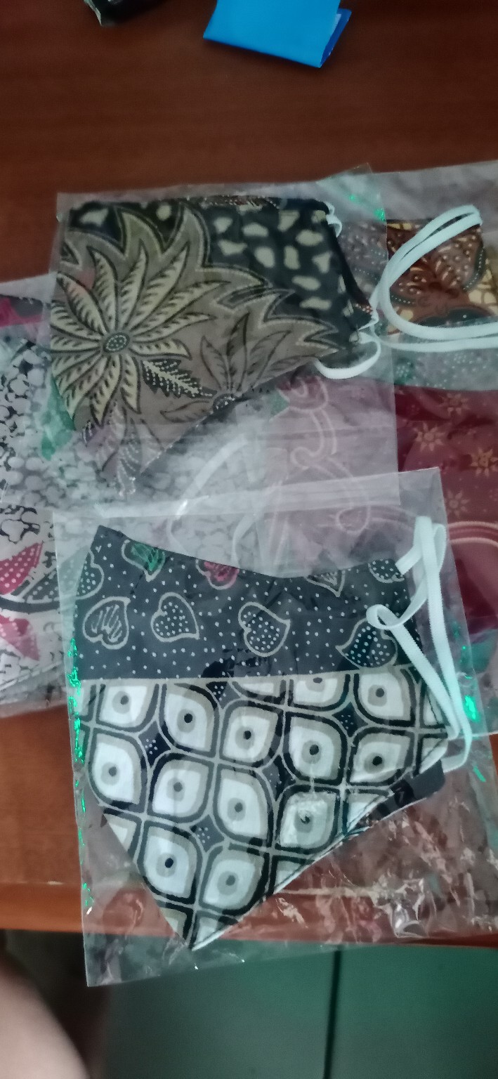 (cod) Masker Motif Batik Solo 2 Lapis Non Medis Earloop Hijab Souvenir Nikah Batik Khas Solo