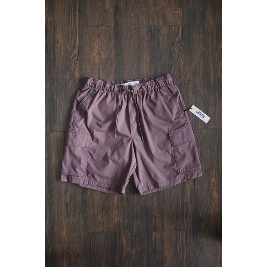 old navy short cargo pants burgundy